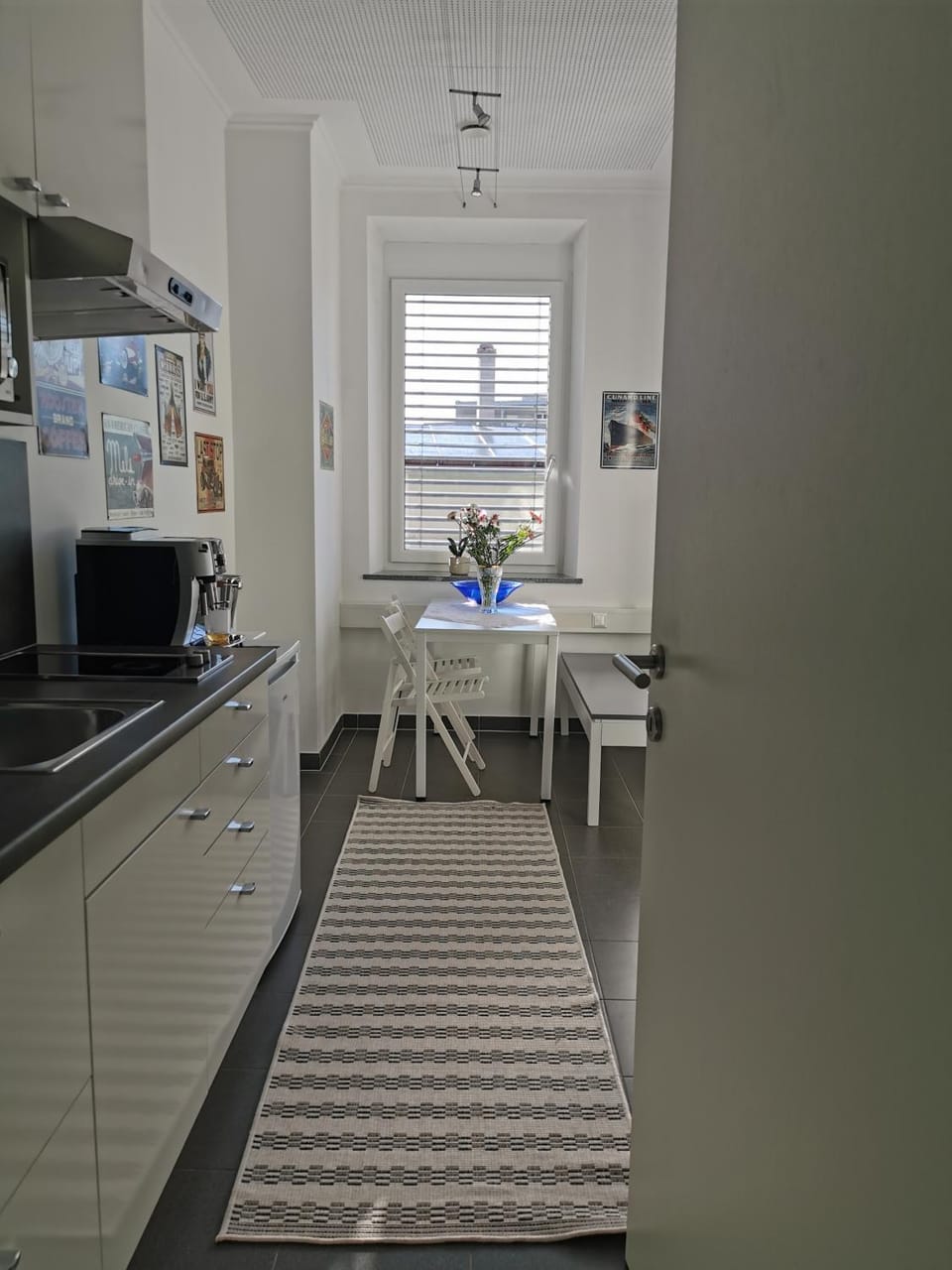 Coffee/tea facilities, Kitchen or kitchenette, Dining area