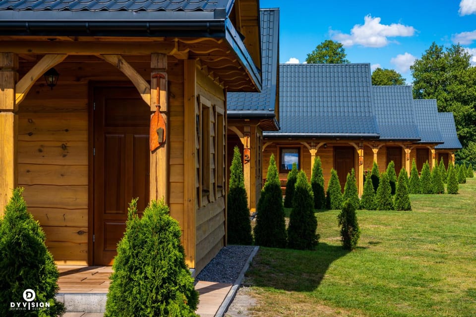 Property building, Spring, Day, Natural landscape, Garden, Garden view