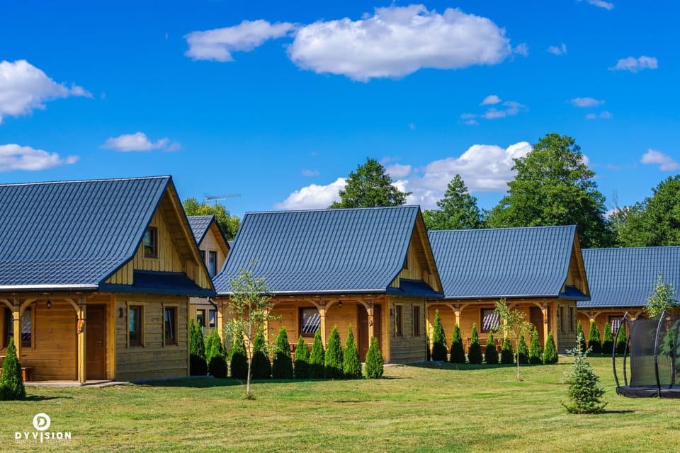 Property building, Spring, Day, Natural landscape, Garden, Garden view