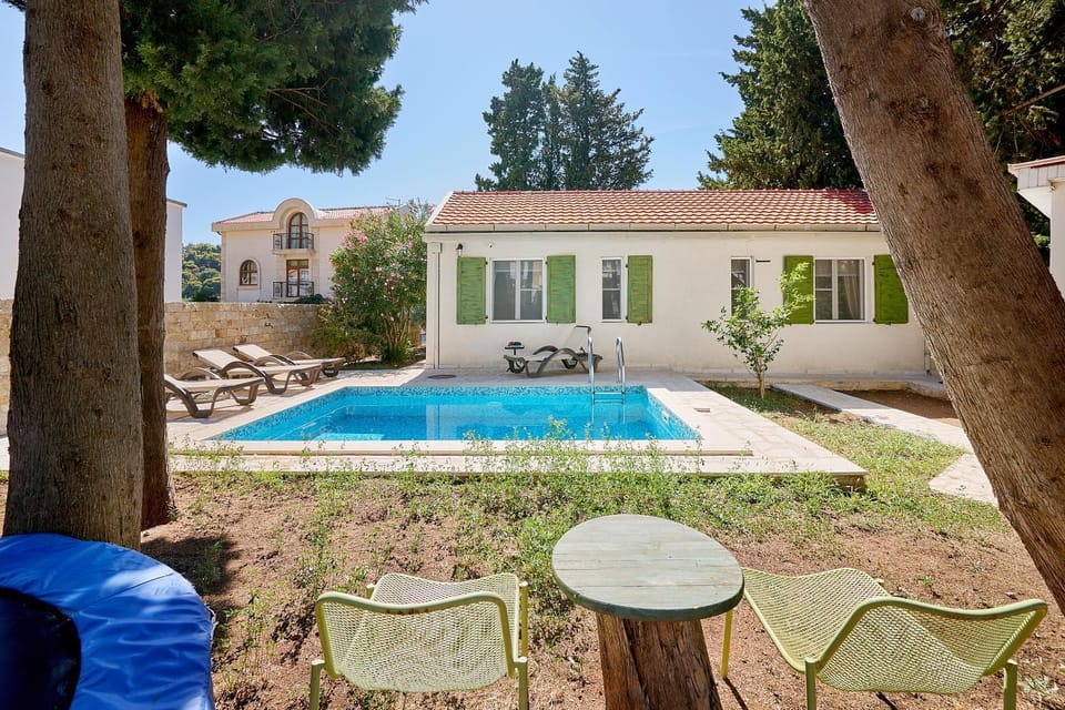 Mediterranean vacation home with pool Petrovac House in Budva Municipality