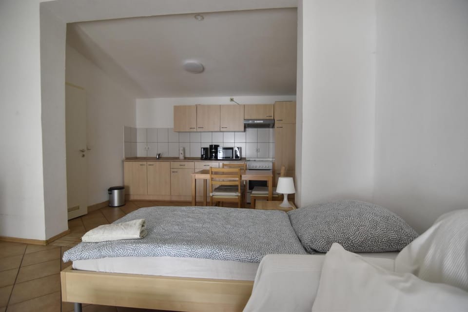 Kitchen or kitchenette, Seating area