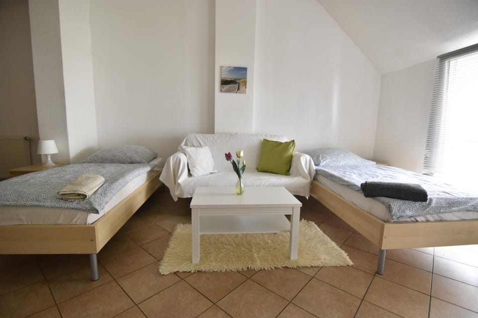 Bed, Living room, Photo of the whole room, Bedroom