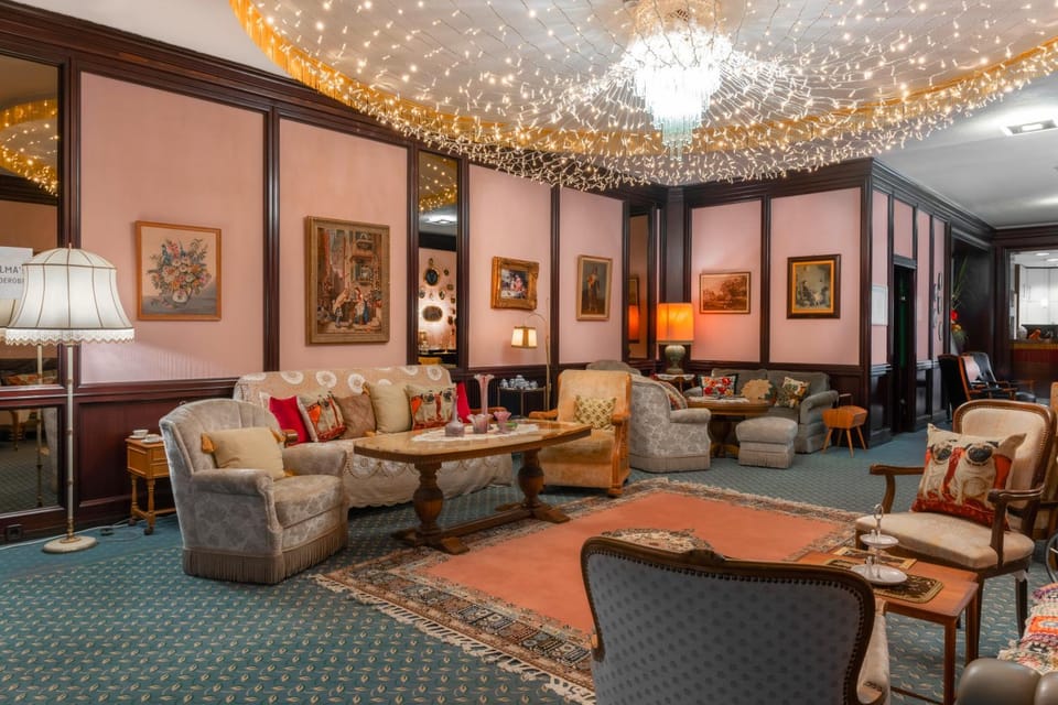 Living room, Lobby or reception