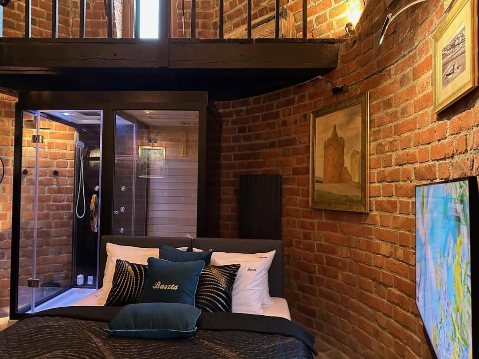 Bathroom, Photo of the whole room, Bedroom