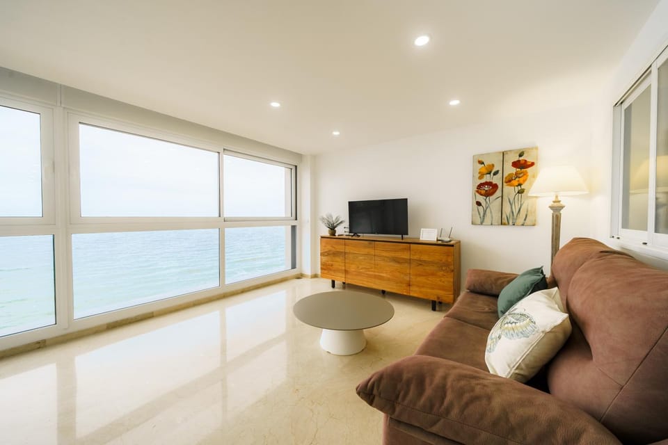 TV and multimedia, Living room, Seating area, Sea view