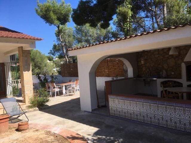 Patio, BBQ facilities, Balcony/Terrace
