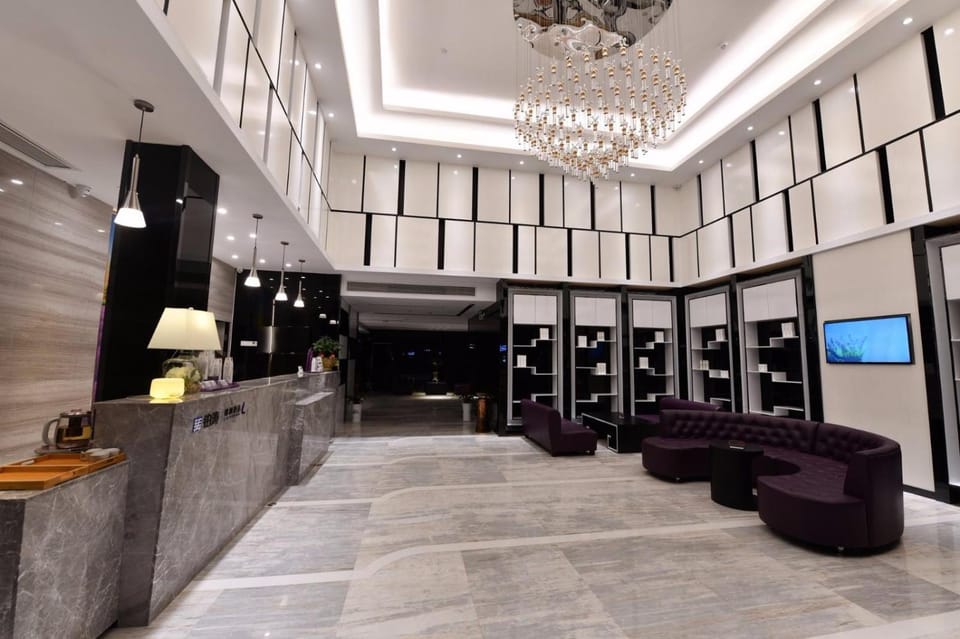 Lavande Hotel Huizhou High-speed Railway South Station Wanlian Square Hotel in Shenzhen