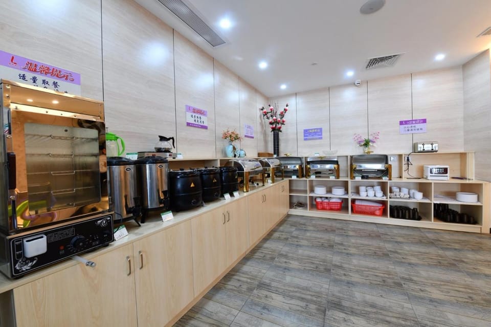 Lavande Hotel Huizhou High-speed Railway South Station Wanlian Square Hotel in Shenzhen