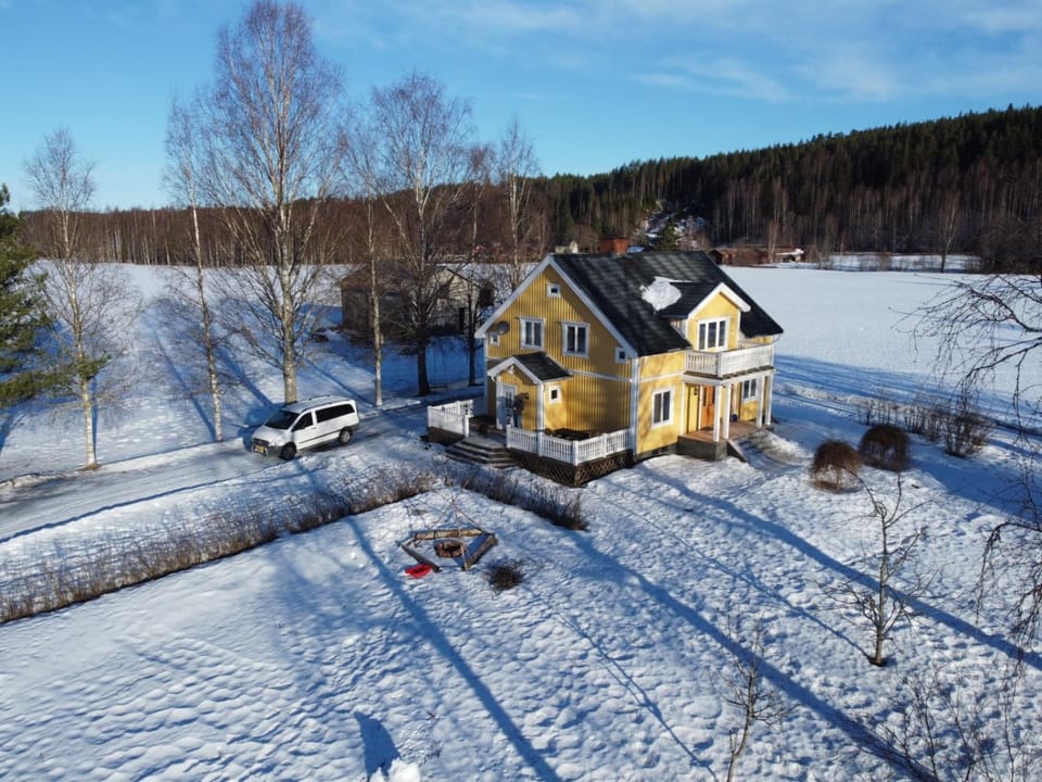 Property building, Natural landscape, Winter