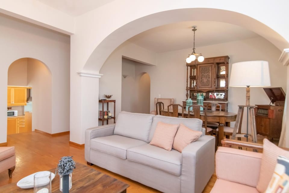 Living room, Dining area