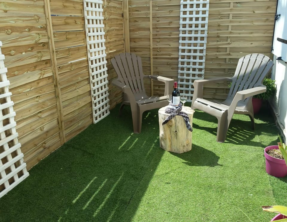 Patio, Garden, Balcony/Terrace