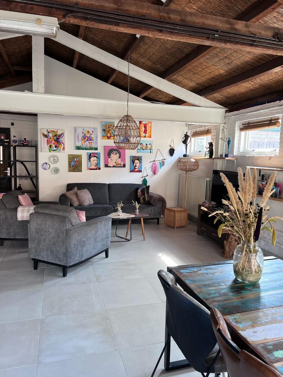 Living room, Seating area