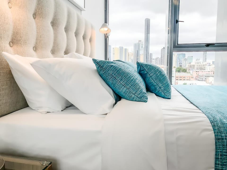 Bed, View (from property/room), Bedroom, City view