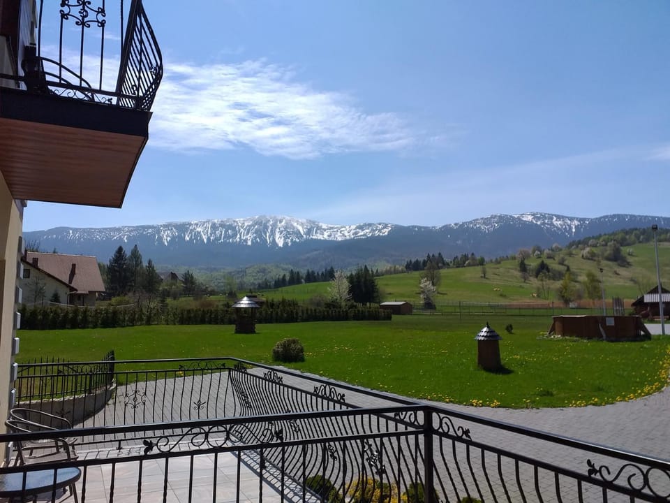 Balcony/Terrace, Garden view, Mountain view