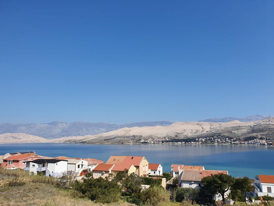 Neighbourhood, Mountain view, Sea view