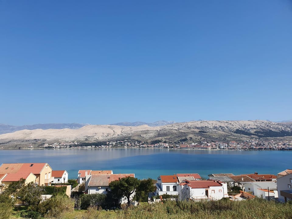 Neighbourhood, Mountain view, Sea view