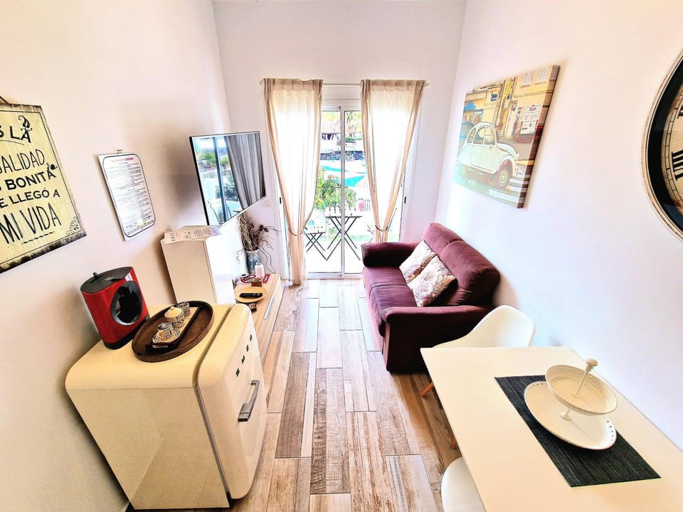 White House - Piro Apartment in Abona