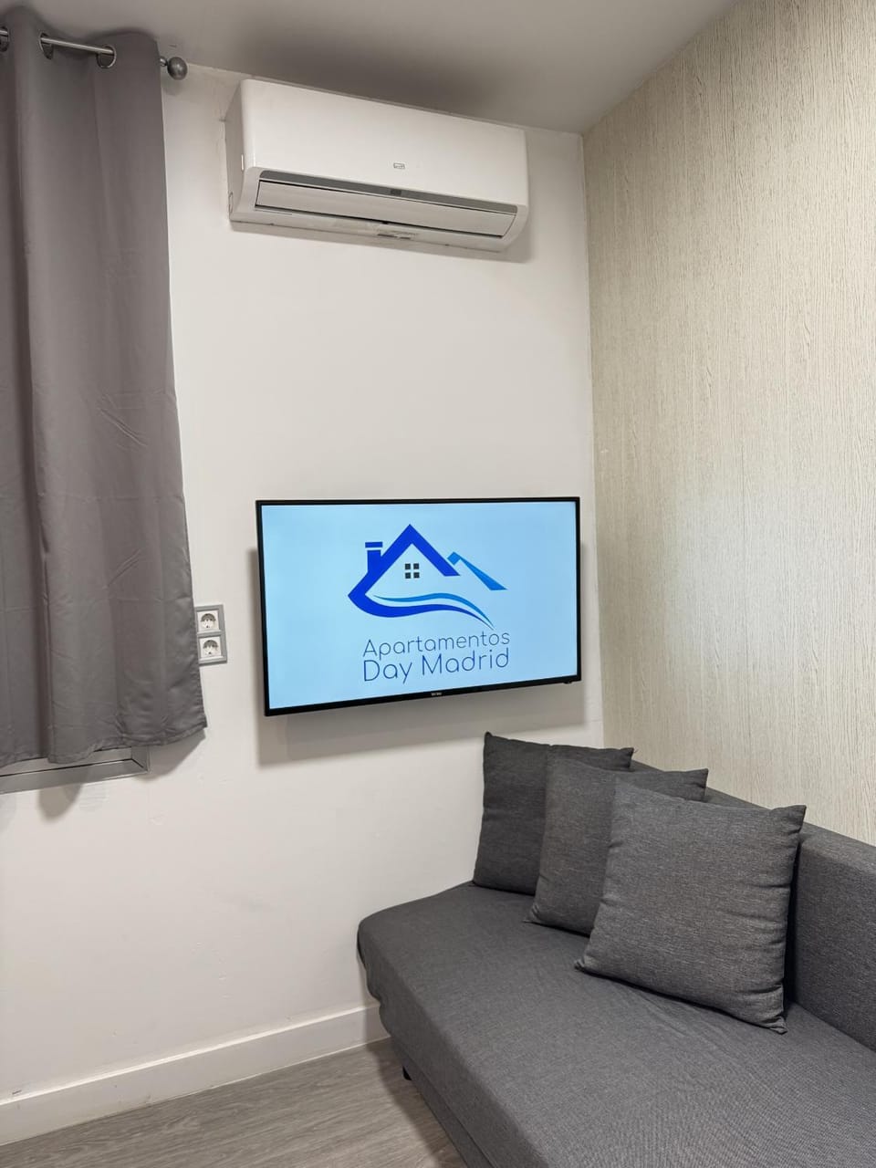 Communal lounge/ TV room, Living room
