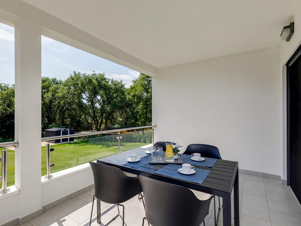Balcony/Terrace, Garden view