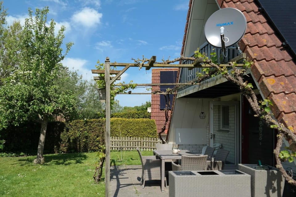 De Druif 6 pers holiday home close to the National Park Lauwersmeer House in Anjum