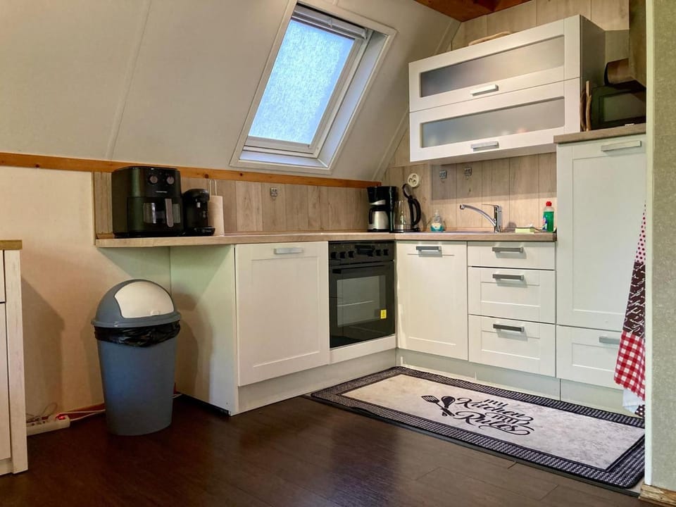 microwave, oven, kitchen