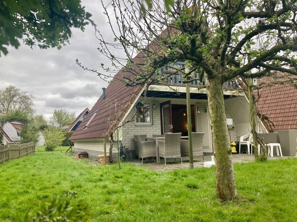 De Druif 6 pers holiday home close to the National Park Lauwersmeer House in Anjum