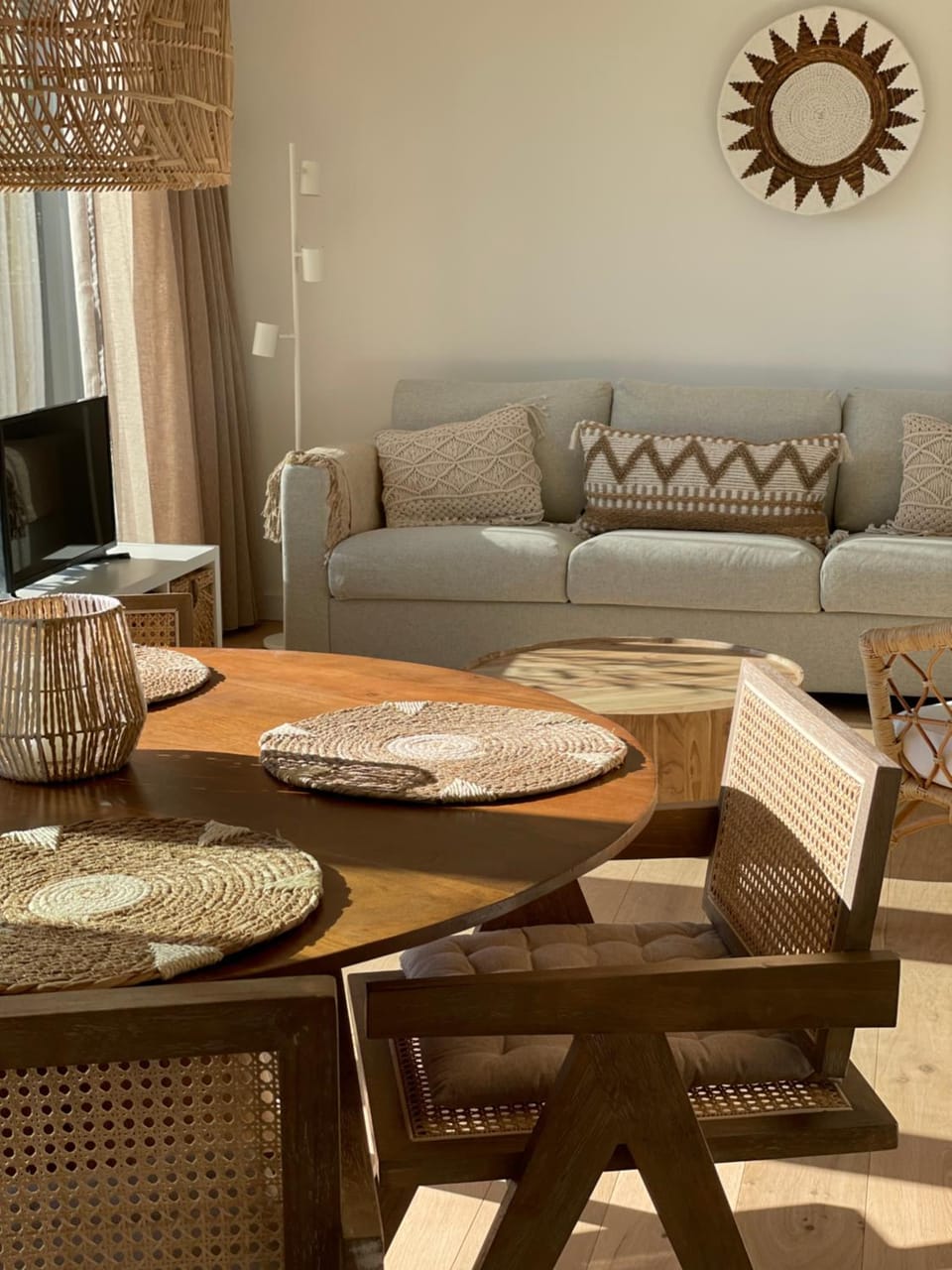 Living room, Dining area