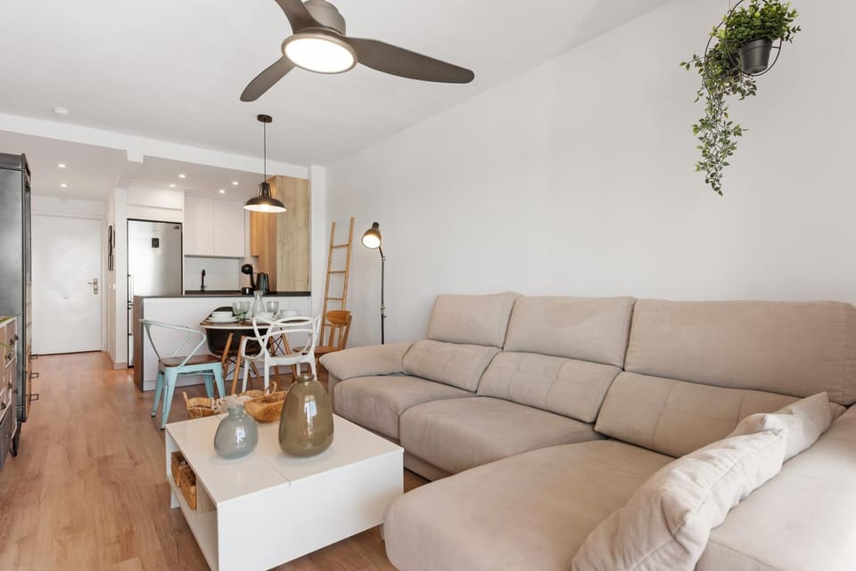 Living room, Dining area, air conditioner