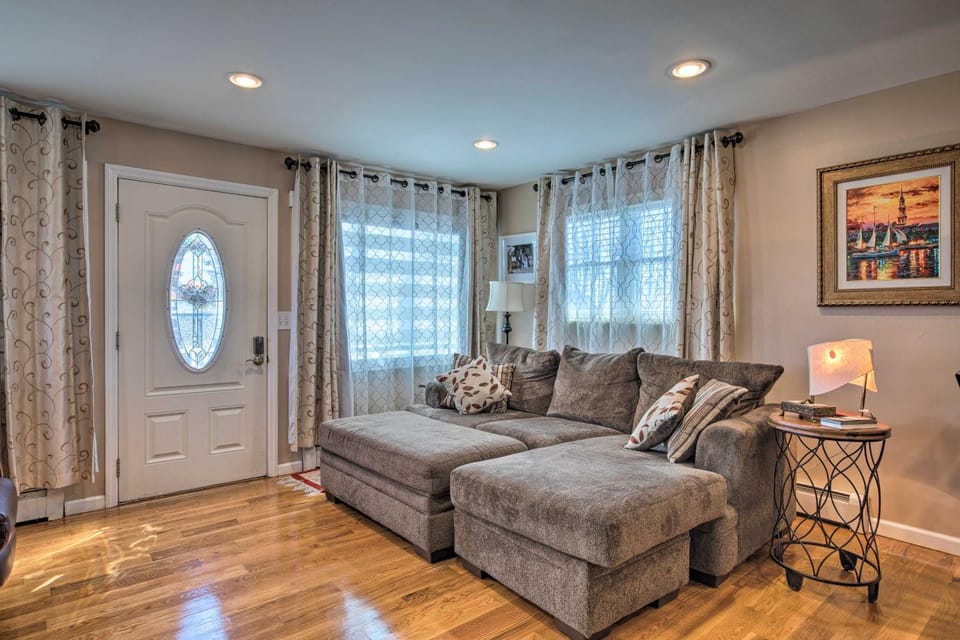 Waterfront Home w/ Large Deck & Dock on Narrow Bay House in Mastic Beach