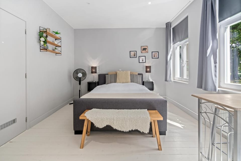 Spacious Guest Suites near Historic Market - 5 Min Walk Bed and Breakfast in Bruges