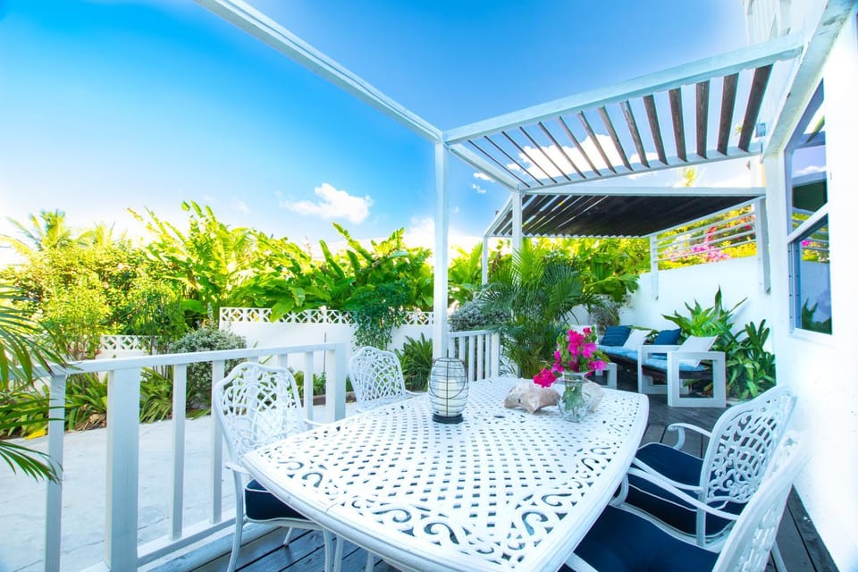 Orange Cottage - At Orange Hill Apartment in Nassau