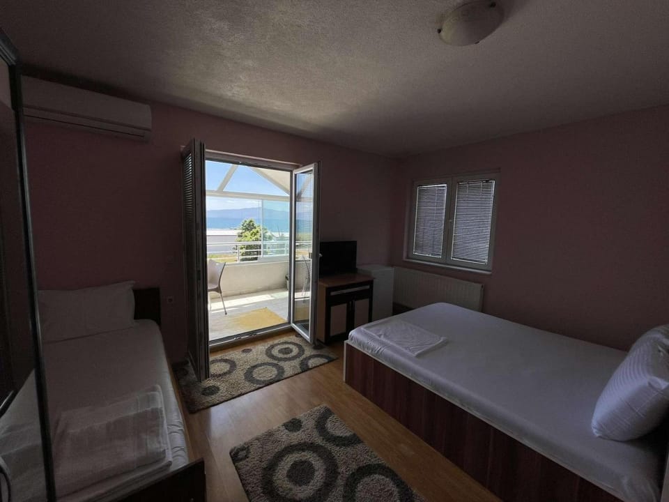 Engin-Beo Rooms - Struga Bed and Breakfast in Municipality of Ohrid, North Macedonia