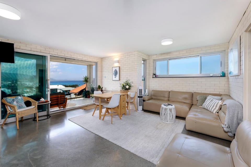 Living room, Mountain view, Sea view