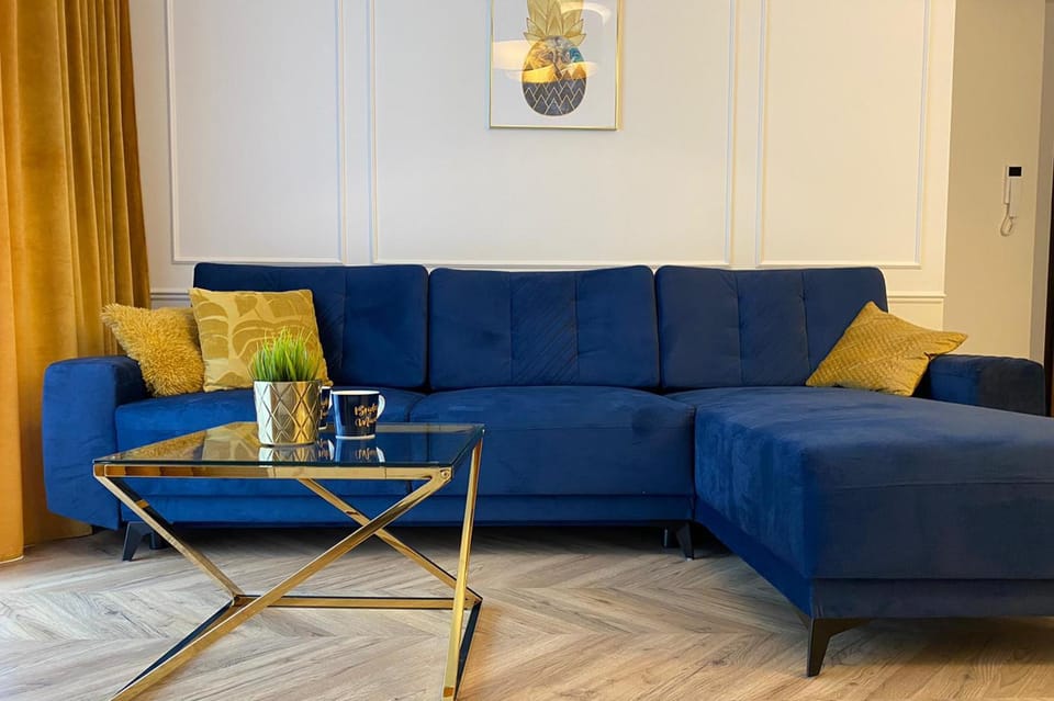 Bed, Living room, Seating area