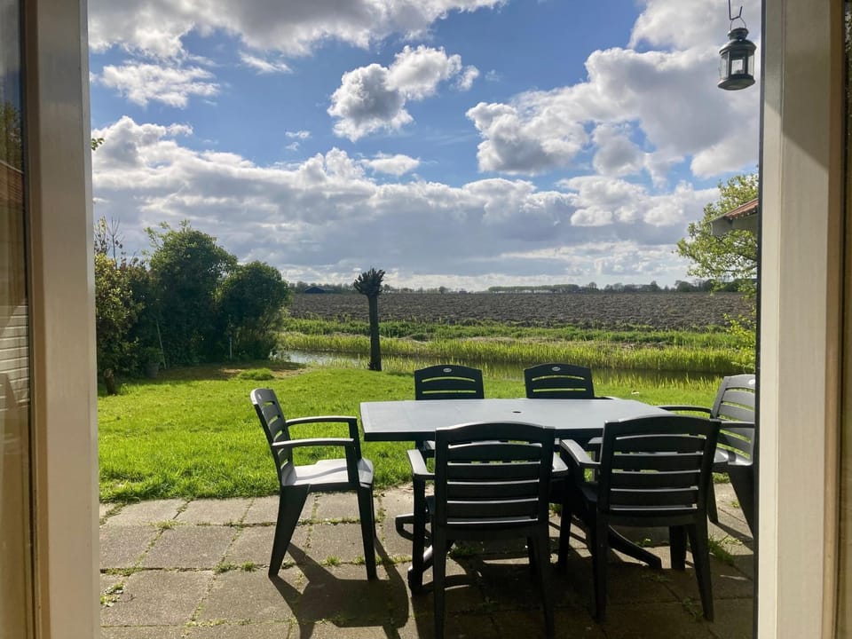 Horizon 5 pers holiday home nice view close to the National Park Lauwersmeer House in Anjum