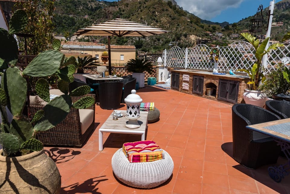 View (from property/room), Balcony/Terrace