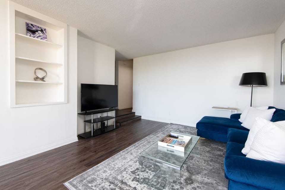 Skyline Views 1-Bedroom with Balcony and Pool Apartment in West Hollywood