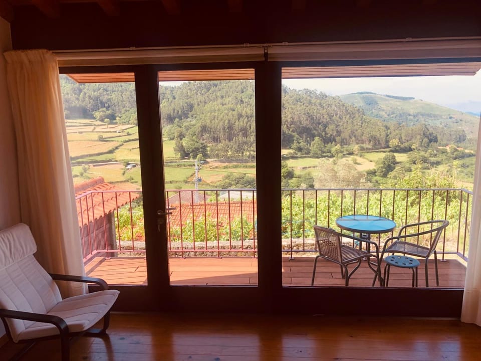 Spring, Day, Natural landscape, View (from property/room), Balcony/Terrace, Seating area, Mountain view