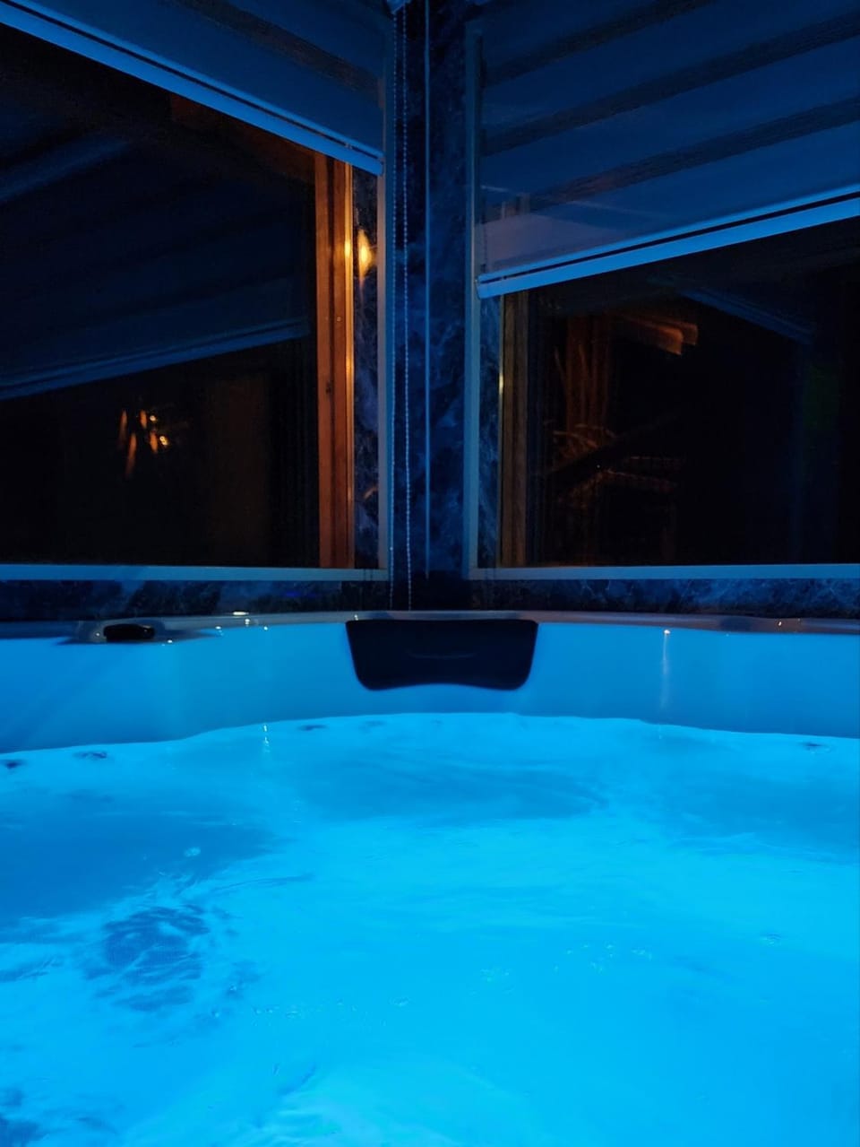 Honeywood Cabin II with Private Spa Cabin in Montenegro