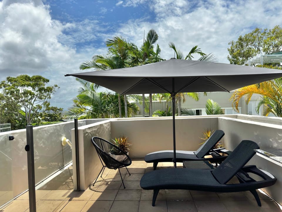 Balcony/Terrace, sunbed