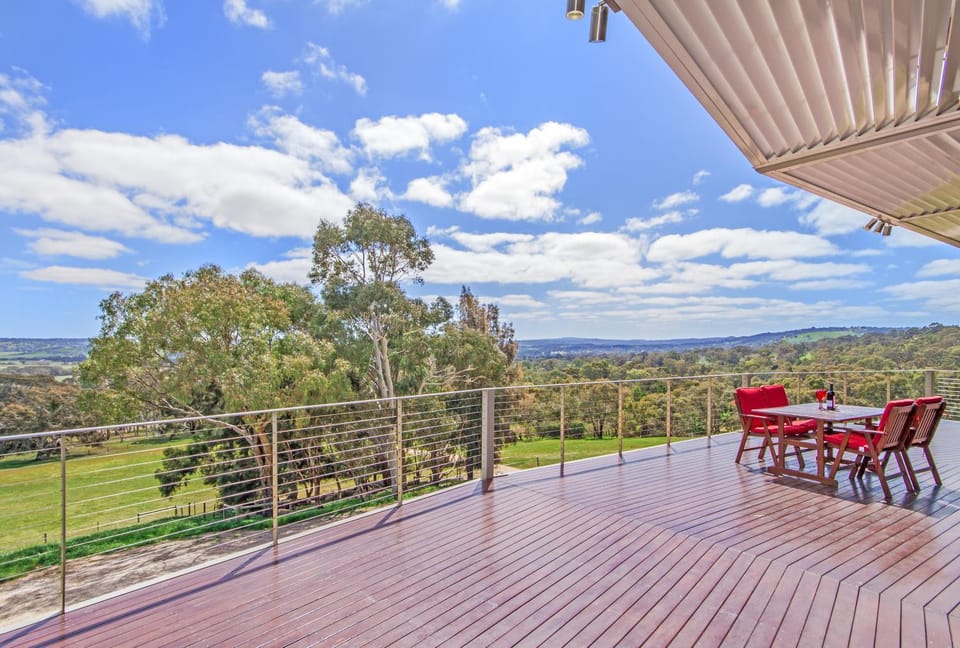 Patio, Natural landscape, View (from property/room), Balcony/Terrace, Dining area, Mountain view