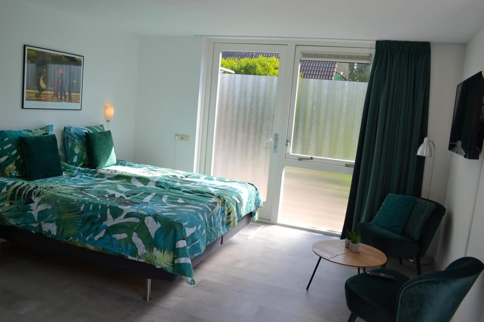 Seating area, Bedroom