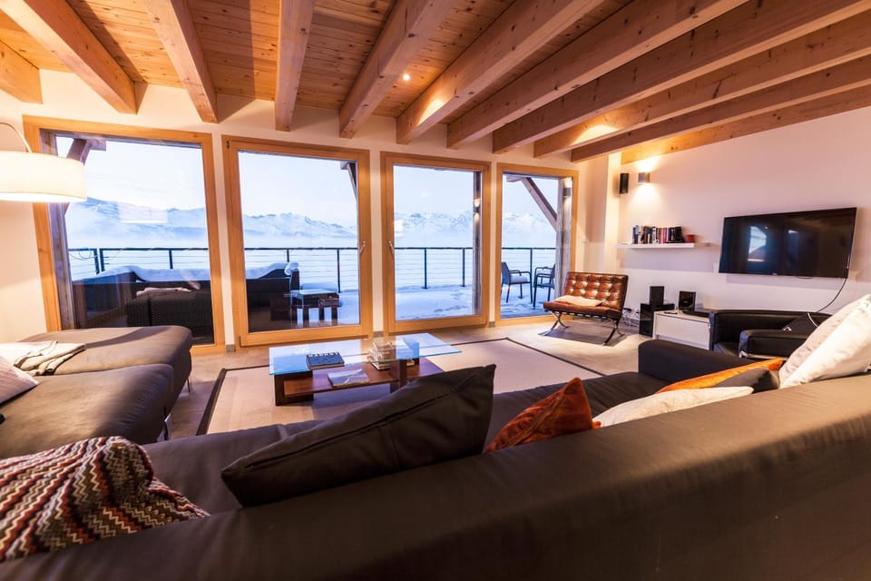 View (from property/room), Balcony/Terrace, Living room