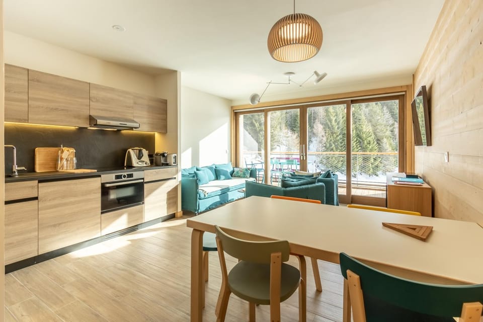 Balcony/Terrace, Kitchen or kitchenette, Living room, Dining area