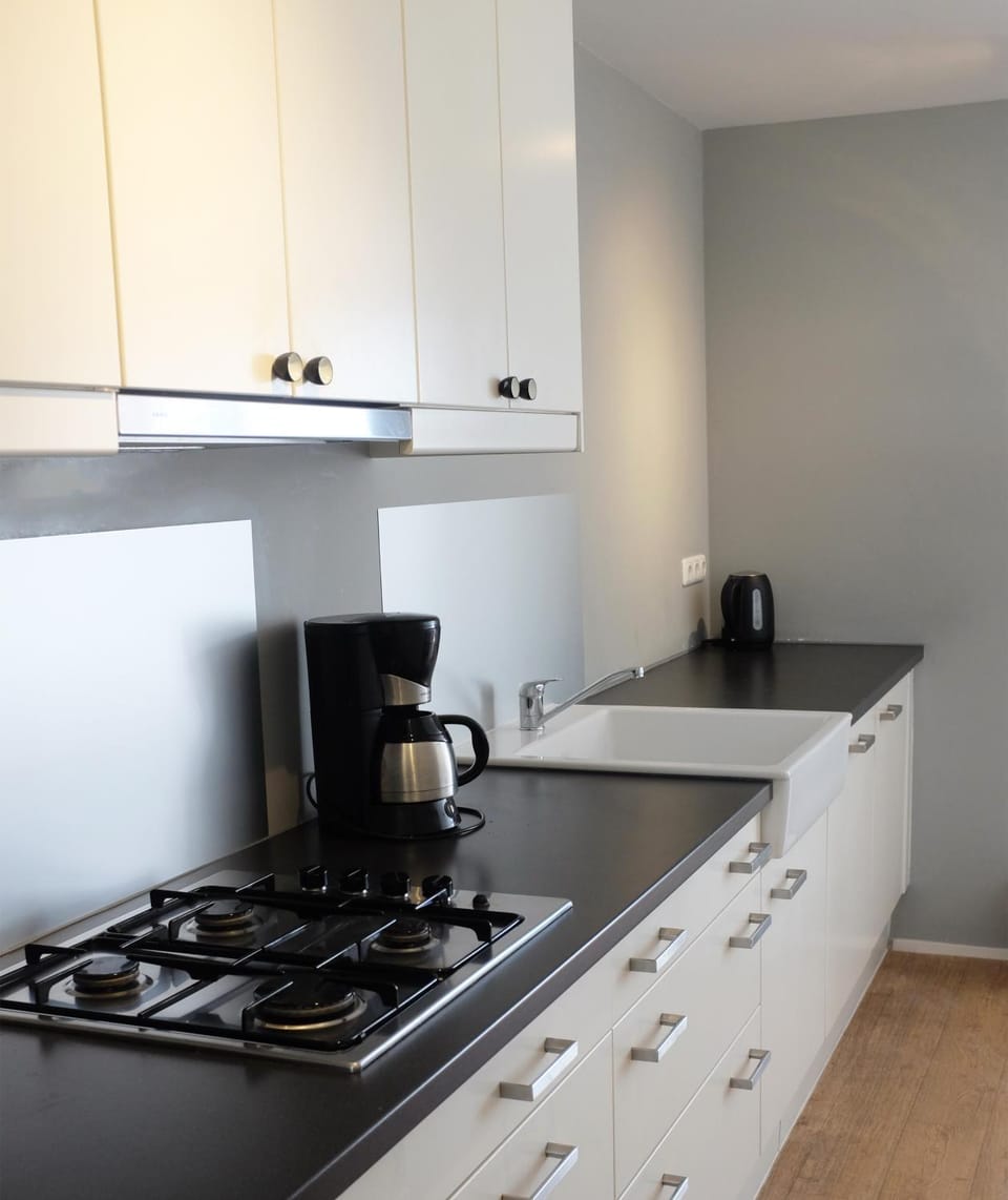 Coffee/tea facilities, Kitchen or kitchenette