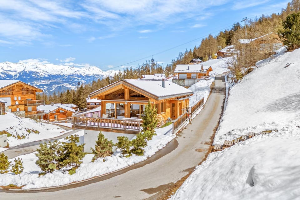 Property building, Natural landscape, Winter, Mountain view