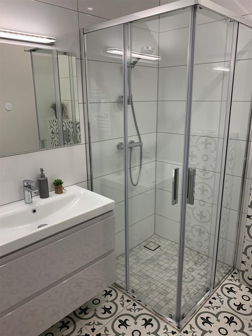 Shower, Bathroom