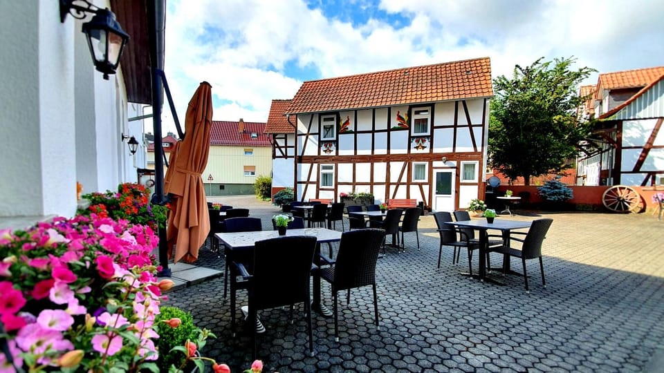 Property building, Restaurant/places to eat