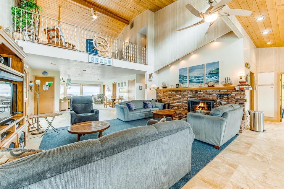 Beachtown Bliss House in Rockaway Beach