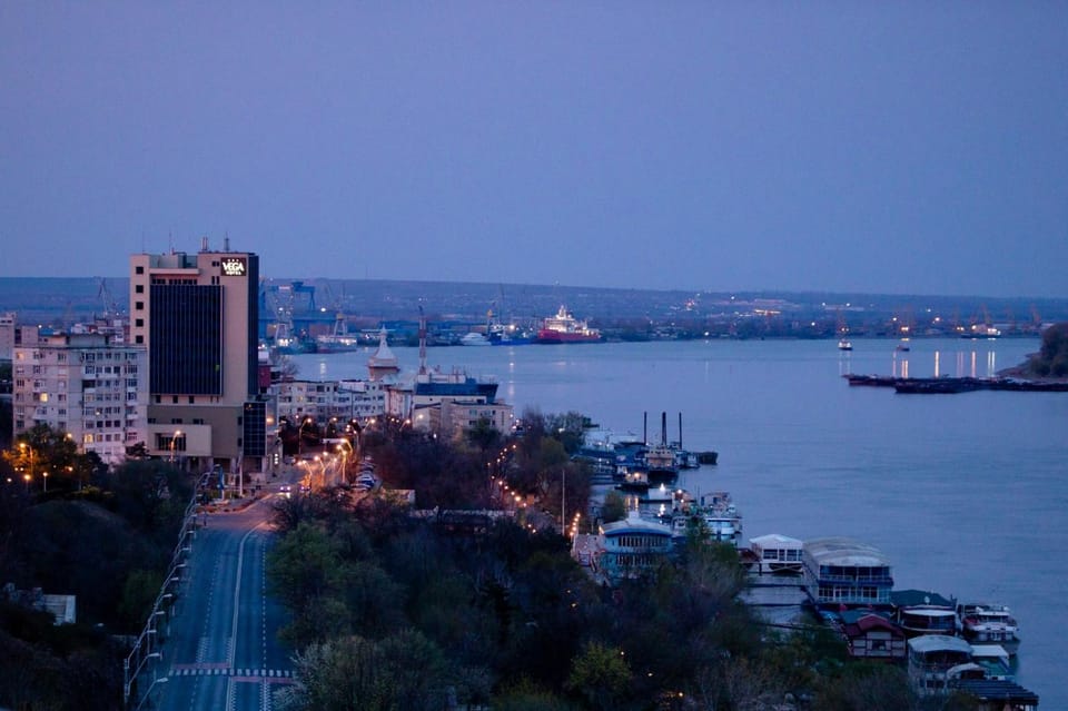 Nearby landmark, Neighbourhood, Natural landscape, View (from property/room), River view